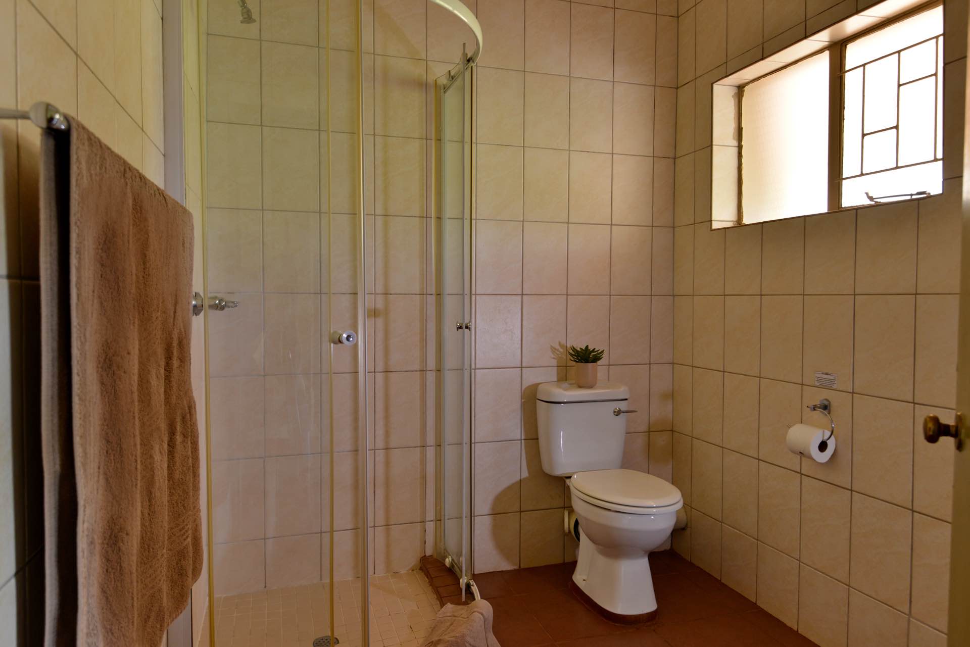 Unit A10 - Hotel Unite (Upstairs) (2)_1920x1281